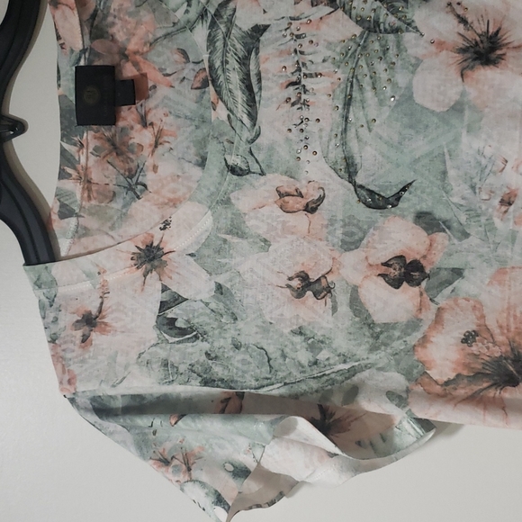 Top - Picture 4 of 12